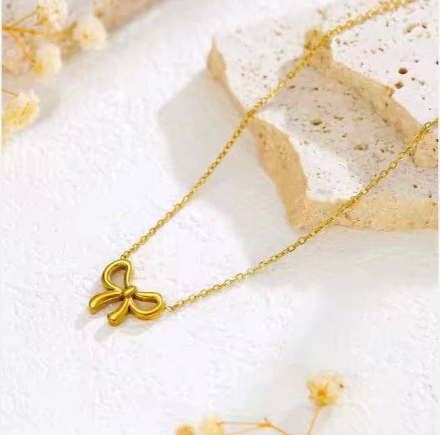 Bow Necklace